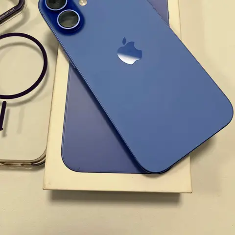 İzmir Karşıyaka Hira İletişim mağaza görseli